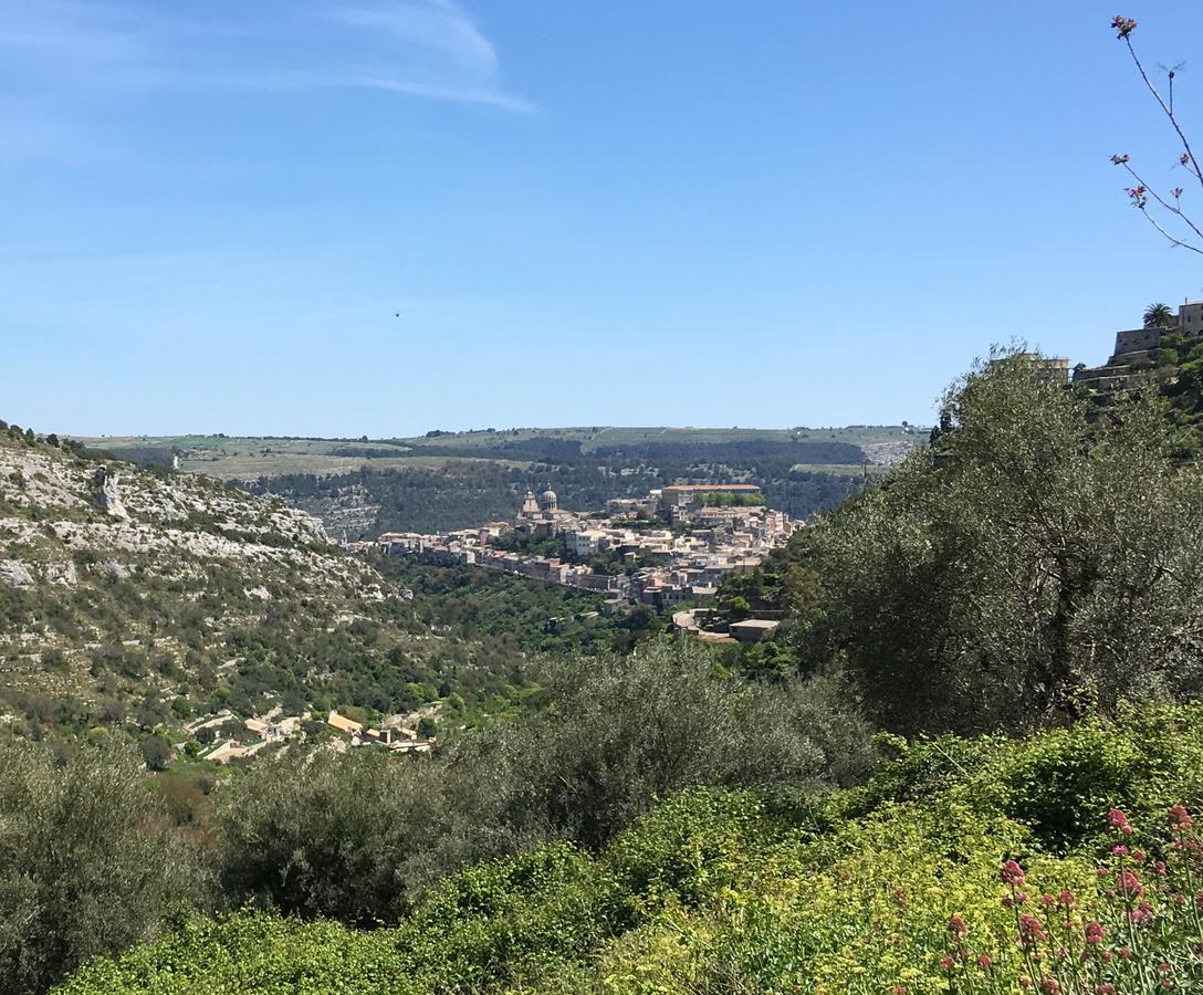 Le Fioriere Affittacamere E Casa Vacanze Ragusa Exterior foto